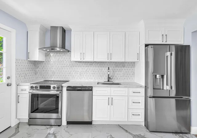 Photo 3 of Sale Pending at 556 S Bayview Ave, Hempstead, NY 11520 | MLS# 1039527 | Listing updated on 2026-08-27