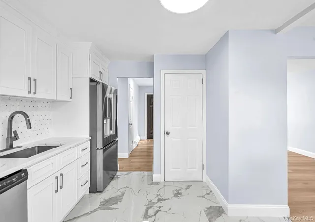 Photo 4 of Sale Pending at 556 S Bayview Ave, Hempstead, NY 11520 | MLS# 1039527 | Listing updated on 2026-08-27