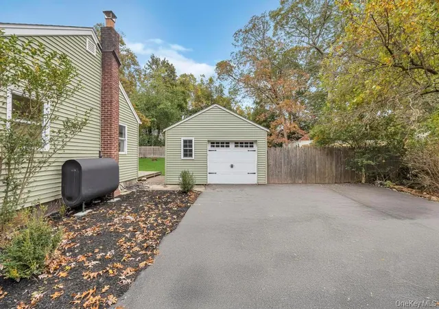 Photo 4 of Sale Pending at 34 Ormond Ave, Brookhaven, NY 11784 | MLS# 1039541 | Listing updated on 2026-09-23