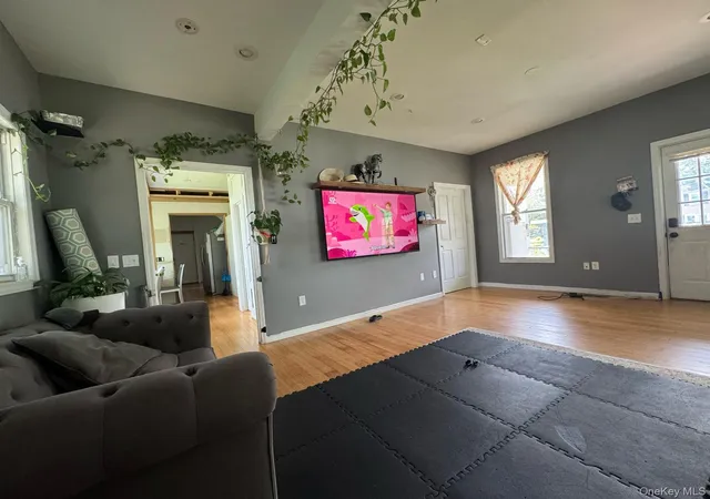 Photo 3 of Single family home for sale at 172 N Ocean Ave, Brookhaven, NY 11772 | MLS# 1039551 | Listing updated on 2026-09-01