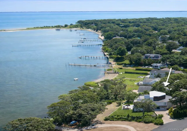 Photo 1 of Single family home for sale at 10 Bay View Dr, Southampton, NY 11946 | MLS# 1039554 | Listing updated on 2026-08-19