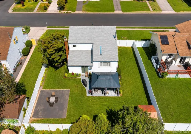 Photo 3 of Single family home for sale at 164 Bark Ave, Islip, NY 11722 | MLS# 1039558 | Listing updated on 2026-08-22