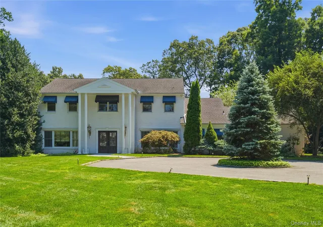 Photo 3 of Single family home for sale at 6 Lighthouse Point, Huntington, NY 11743 | MLS# 1039565 | Listing updated on 2026-10-09