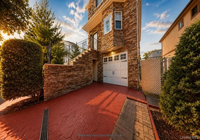 Photo 2 of Single family home for sale at 810 Nugent Ave, New York, NY 10306 | MLS# 1039567 | Listing updated on 2026-08-29