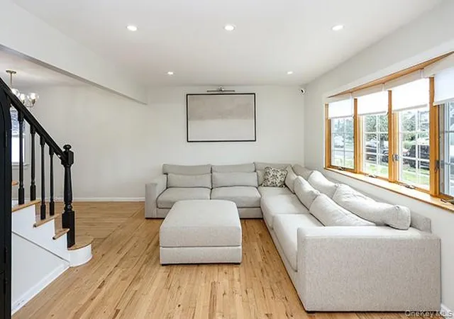 Photo 3 of Sale Pending at 269 N Suffolk Ave, Oyster Bay, NY 11758 | MLS# 1039575 | Listing updated on 2026-09-19