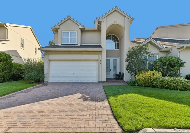 Condo for sale at 119 Madeira Blvd, Huntington, NY 11747 | MLS# 1039592