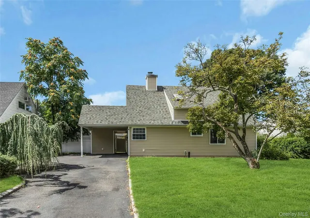 Photo 1 of Single family home for sale at 36 Atlas Ln, Oyster Bay, NY 11801 | MLS# 1039601 | Listing updated on 2026-09-19