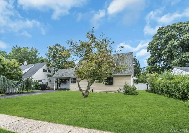 Photo 3 of Single family home for sale at 36 Atlas Ln, Oyster Bay, NY 11801 | MLS# 1039601 | Listing updated on 2026-09-19
