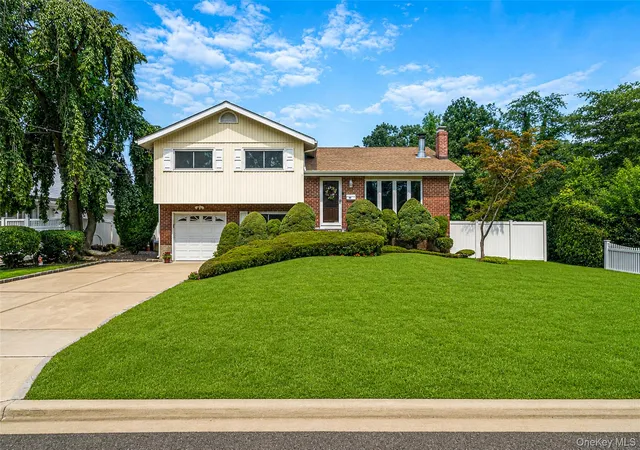 Photo 1 of Sale Pending at 41 Orchard St, Oyster Bay, NY 11735 | MLS# 1039624 | Listing updated on 2026-09-16