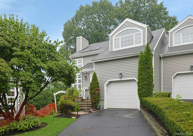 Photo 3 of Single family home for sale at 5 Pinewood Dr, North Castle, NY 10603 | MLS# 1039633 | Listing updated on 2026-09-24