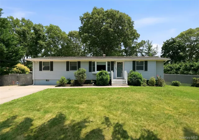 Photo 2 of Single family home for sale at 3 Herd Ln, Brookhaven, NY 11733 | MLS# 1039635 | Listing updated on 2026-09-03