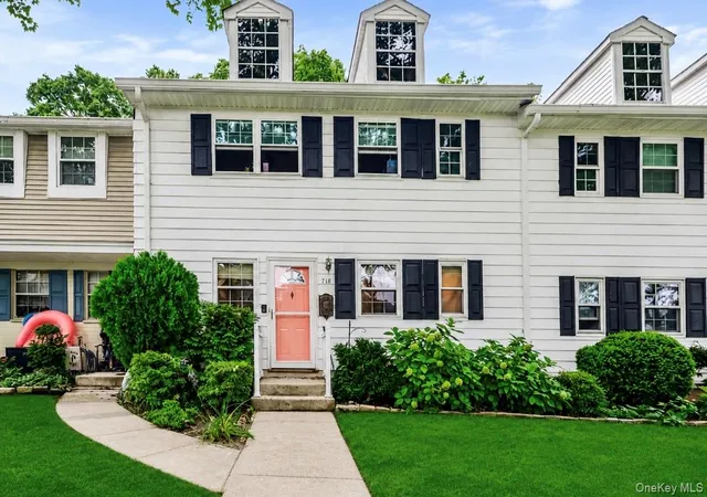 Photo 1 of Condo for sale at 718 Towne House Village, Islip, NY 11749 | MLS# 1039644 | Listing updated on 2026-09-05