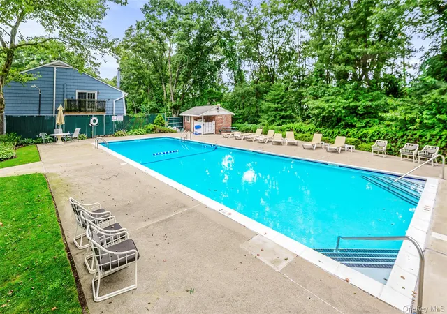 Listing Photo 2 - Condo for sale in building located at 718 Towne House Vlg, Islip, NY 11749