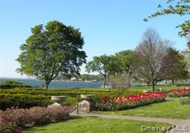 26th image of 4 Maple Dr #6-I, North Hempstead, NY 11021 | MLS# 1039649