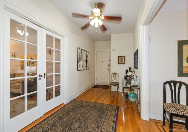 Listing Photo 5 - Condo for sale in building located at 4 Maple Dr, North Hempstead, NY 11021 - Unit #6-I