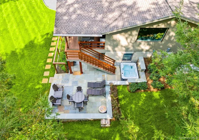 Photo 2 of Single family home for sale at 401 Chestnut Ridge Rd, Bedford, NY 10549 | MLS# 1039655 | Listing updated on 2026-08-26