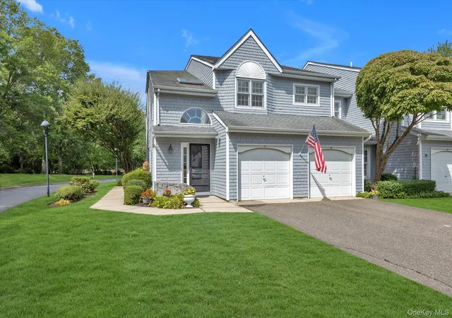 Photo 1 of Condo for sale at 11 Lakebridge Dr S, Smithtown, NY 11754 | MLS# 1039662 | Listing updated on 2026-10-01