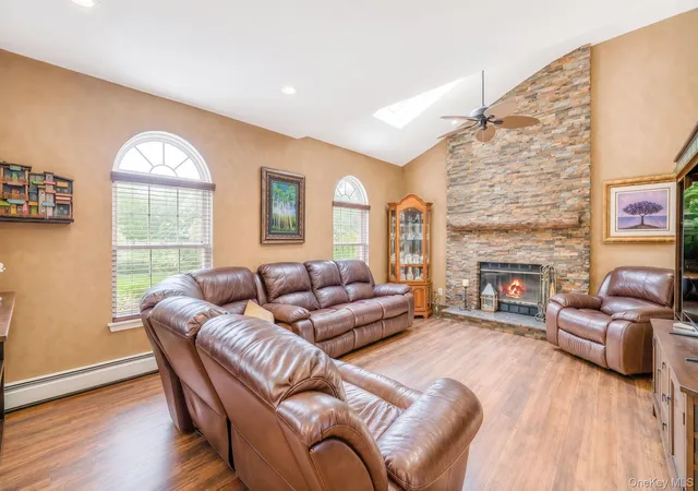Photo 3 of Sale Pending at 2 Piedmont Ct, Brookhaven, NY 11720 | MLS# 1039680 | Listing updated on 2026-08-28