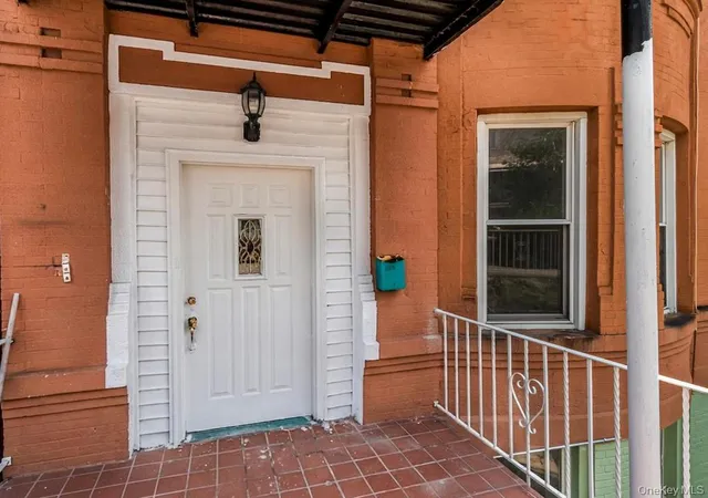 Photo 3 of Multi family home for sale at 628 Mead St, New York, NY 10460 | MLS# 1039685 | Listing updated on 2026-08-18