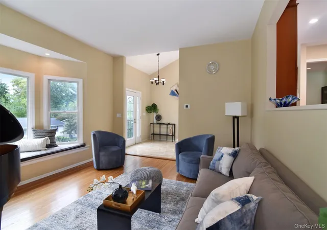 Photo 3 of Single family home for sale at 91 Sycamore Ln, Greenburgh, NY 10533 | MLS# 1039695 | Listing updated on 2026-09-16