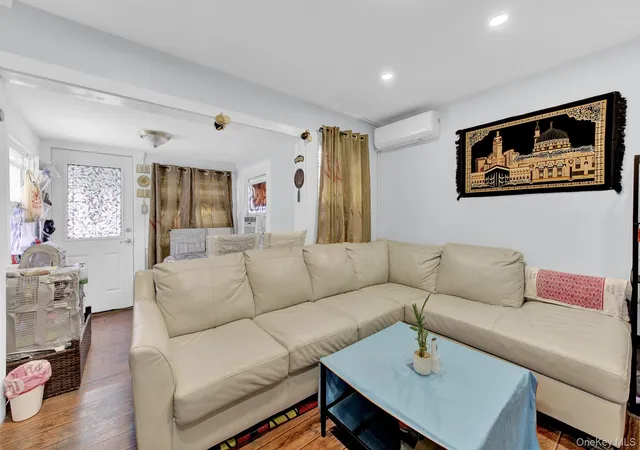 Photo 3 of Single family home for sale at 15313 118th Avenue, New York, NY 11434 | MLS# 1039708 | Listing updated on 2026-09-13