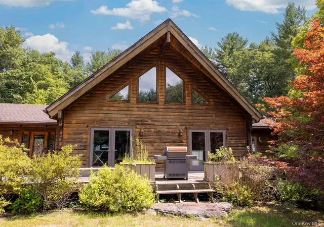 Photo 2 of Single family home for sale at 11 Spruce Hl Rd, Olive, NY 12461 | MLS# 1039721 | Listing updated on 2026-09-19