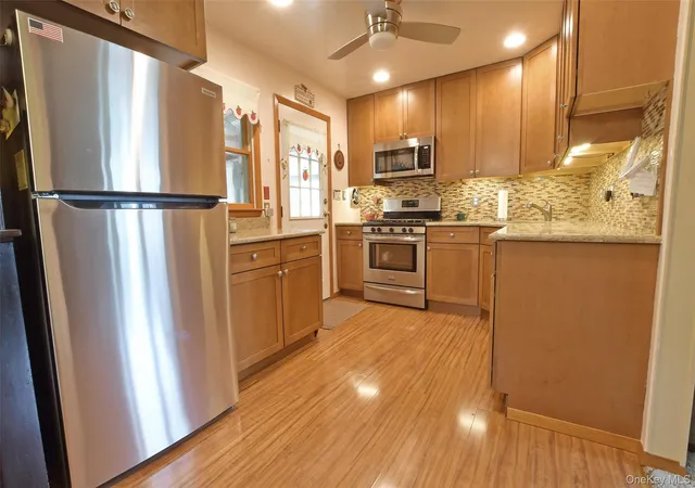 Photo 4 of Sale Pending at 24 Island Blvd, Islip, NY 11716 | MLS# 1039726 | Listing updated on 2026-09-15