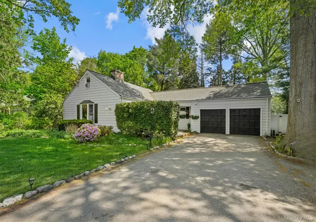 Photo 2 of Single family home for sale at 194 W Neck Rd, Huntington, NY 11743 | MLS# 1039742 | Listing updated on 2026-10-08