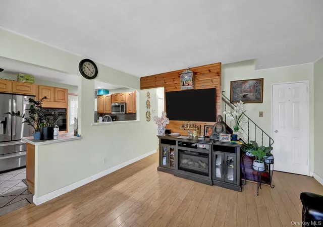 Photo 3 of Single family home for sale at 1537 Madison St, Hempstead, NY 11003 | MLS# 1039752 | Listing updated on 2026-08-29
