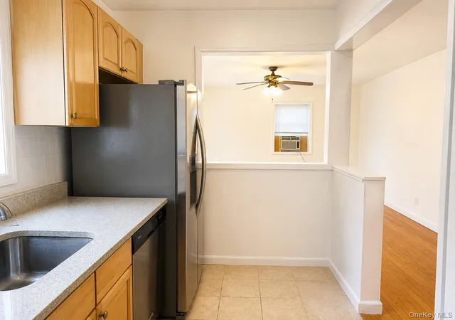 Photo 4 of Sale Pending at 320 S Broadway #T5, Greenburgh, NY 10591 | MLS# 1039755 | Listing updated on 2026-09-03