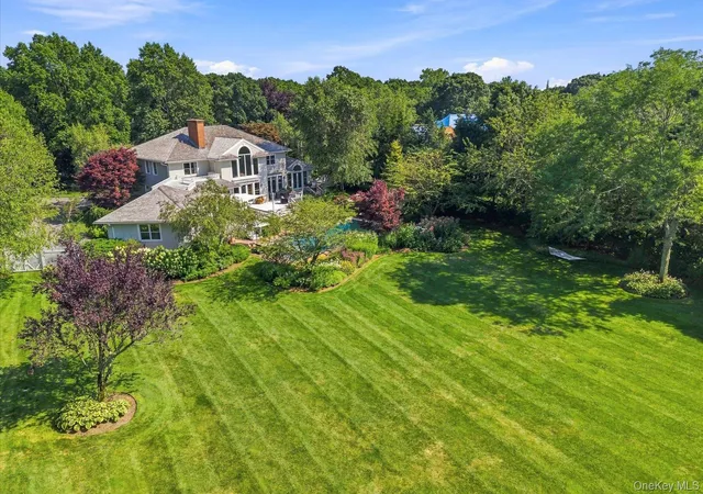 Photo 3 of Single family home for sale at 27 Cedar Ln, Southampton, NY 11960 | MLS# 1039774 | Listing updated on 2026-10-03