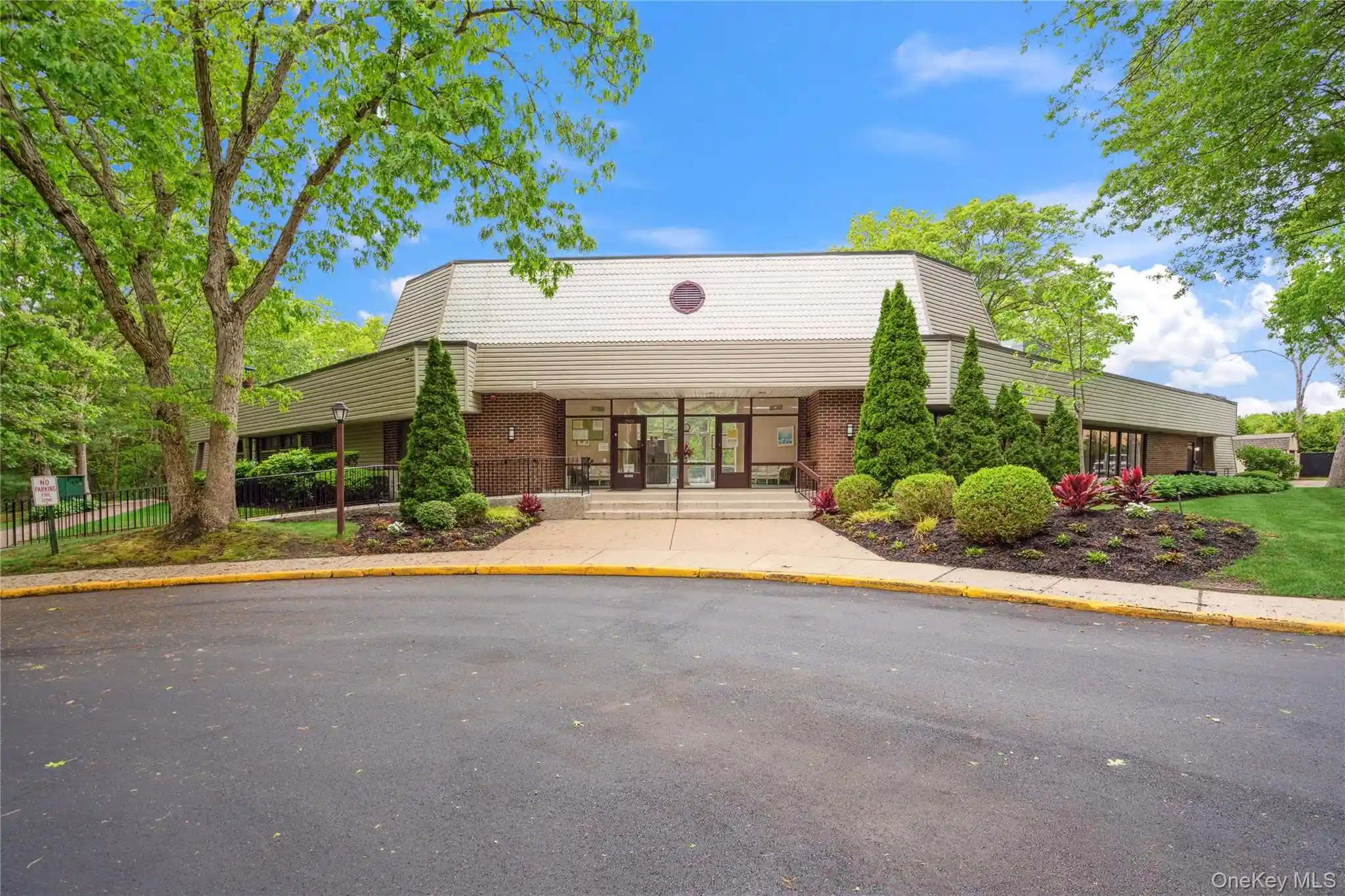 Listing Photo 22 - Condo for sale in 221 Sagamore Hls Dr located at 221 Sagamore Hls Dr, Brookhaven, NY 11776 - Unit #221