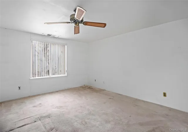 Listing Photo 5 - Condo for sale in building located at 221 Sagamore Hls Dr, Brookhaven, NY 11776 - Unit #221
