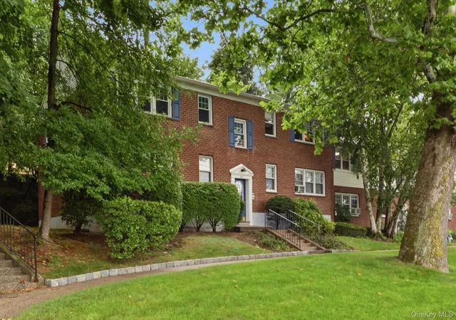 Listing Photo 1 - Condo for sale in building located at 154 Underhill Ave, Harrison, NY 10577 - Unit #2A