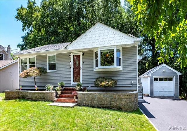 Photo 1 of Sale Pending at 5 Nelson Pl, Clarkstown, NY 10954 | MLS# 1039815 | Listing updated on 2026-09-01