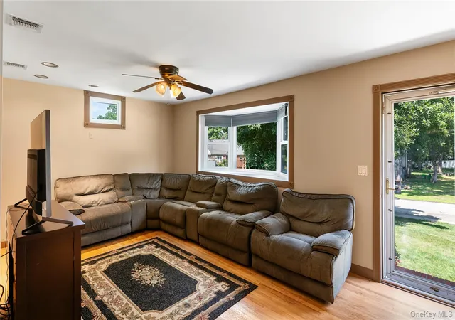 Photo 4 of Sale Pending at 5 Nelson Pl, Clarkstown, NY 10954 | MLS# 1039815 | Listing updated on 2026-09-01