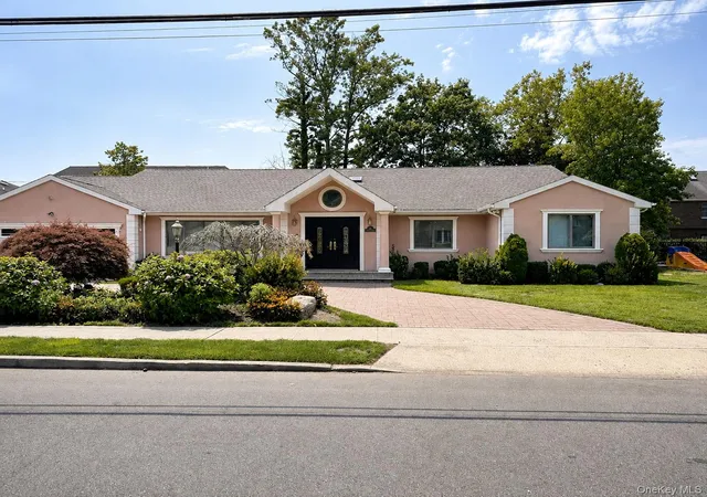Photo 1 of Sale Pending at 543 Fairway Dr, Hempstead, NY 11598 | MLS# 1039821 | Listing updated on 2026-09-02