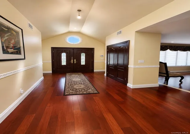 Photo 2 of Sale Pending at 543 Fairway Dr, Hempstead, NY 11598 | MLS# 1039821 | Listing updated on 2026-09-02