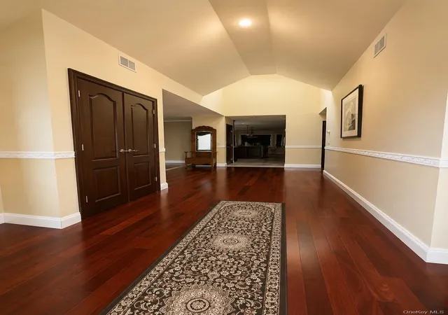 Photo 3 of Sale Pending at 543 Fairway Dr, Hempstead, NY 11598 | MLS# 1039821 | Listing updated on 2026-09-02