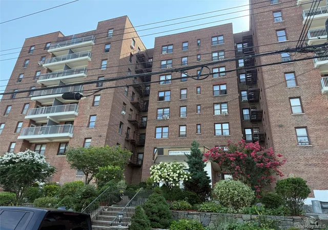 2nd image of 650 Warburton, Yonkers, NY 10701