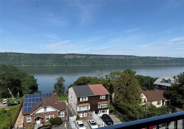 2nd image of 650 Warburton #5E, Yonkers, NY 10701 | MLS# 1039846