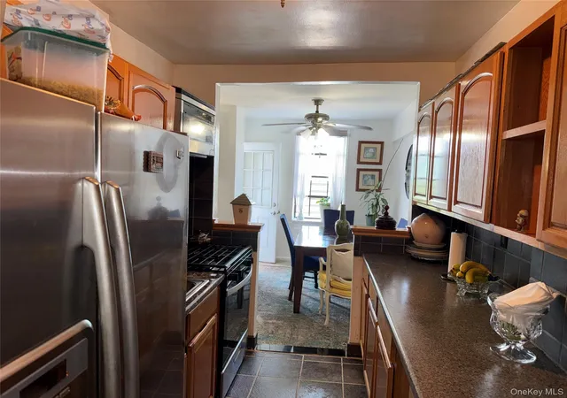 Photo 4 of Sale Pending at 650 Warburton #5E, Yonkers, NY 10701 | MLS# 1039846 | Listing updated on 2026-10-02