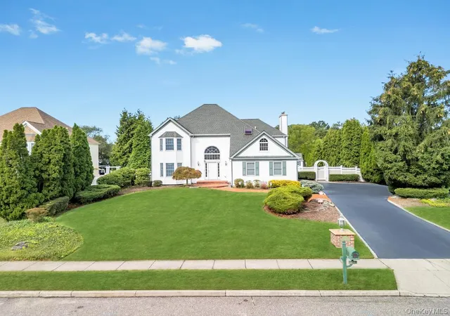 1st image of 150 Hayrick Ln, Smithtown, NY 11725 | MLS# 1039870