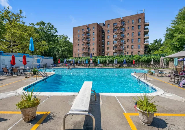 Photo 2 of Condo for sale at 224 24 Union Turnpike #3K, New York, NY 11364 | MLS# 1039872 | Listing updated on 2026-08-22
