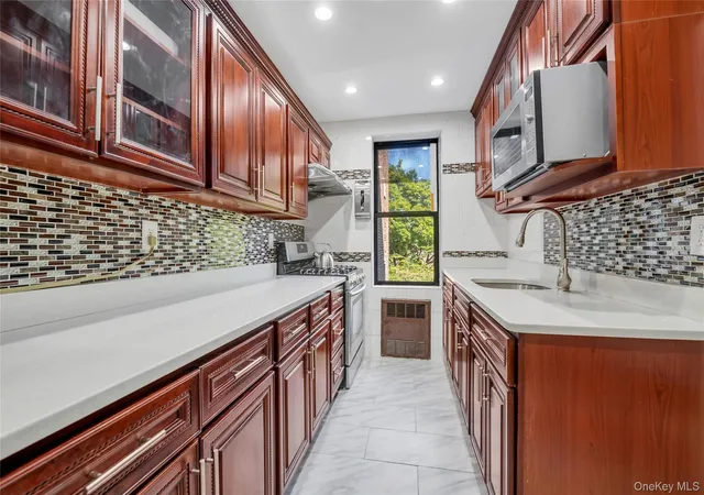 Photo 4 of House for sale at 224-24 Union Turnpike #3K, New York, NY 11364 | MLS# 1039872 | Listing updated on 2026-08-22