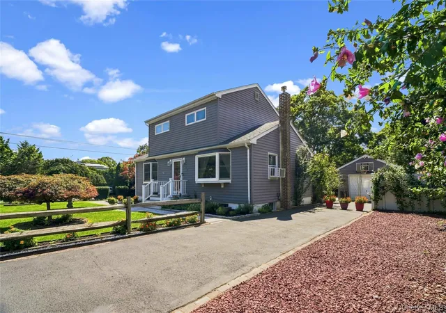 Photo 3 of Sale Pending at 70 Fanning Ave, Southampton, NY 11946 | MLS# 1039880 | Listing updated on 2026-09-18