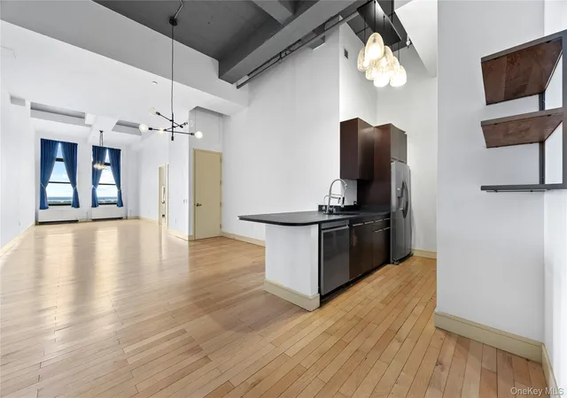 Listing Photo 3 - Condo for sale in building located at 25 Leroy Pl, New Rochelle, NY 10805 - Unit #511