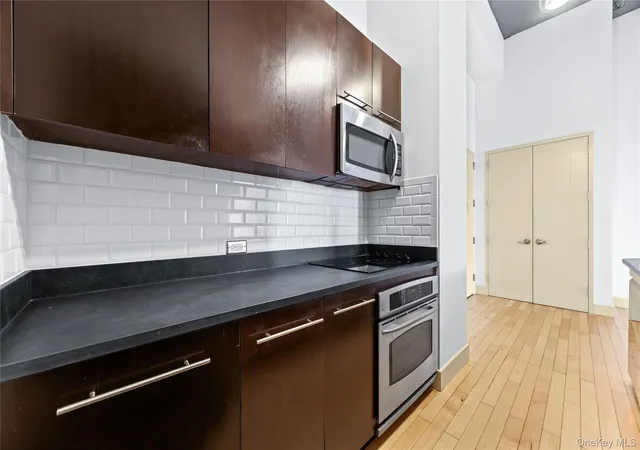 Listing Photo 5 - Condo for sale in building located at 25 Leroy Pl, New Rochelle, NY 10805 - Unit #511