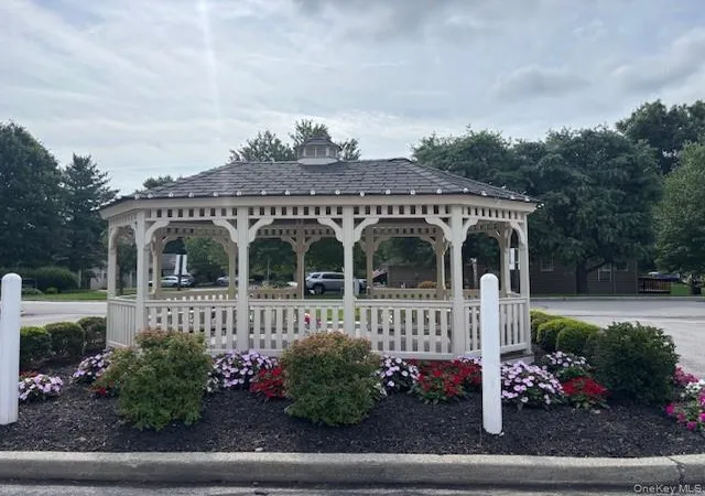 2nd image of 207 Crestwood Ct, Fishkill, NY 12524 | MLS# 1039899