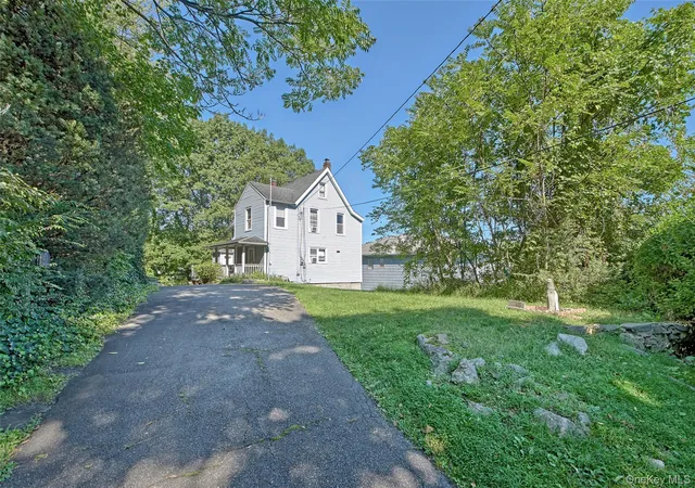 Photo 3 of Sale Pending at 124 Holland St, Harrison, NY 10528 | MLS# 1039922 | Listing updated on 2026-10-03